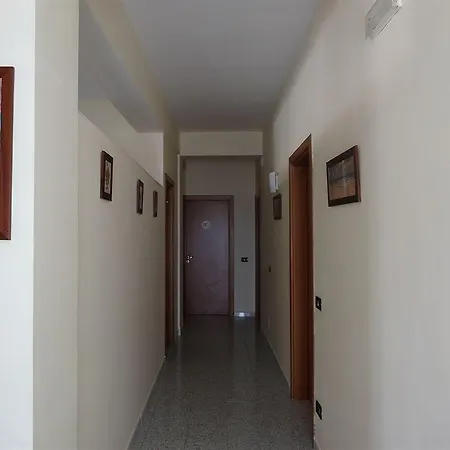 Vesuview Near The Ruins Pompéi