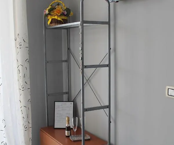 Vesuview Near The Ruins