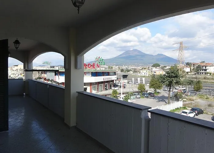 Vesuview Near The Ruins 3*