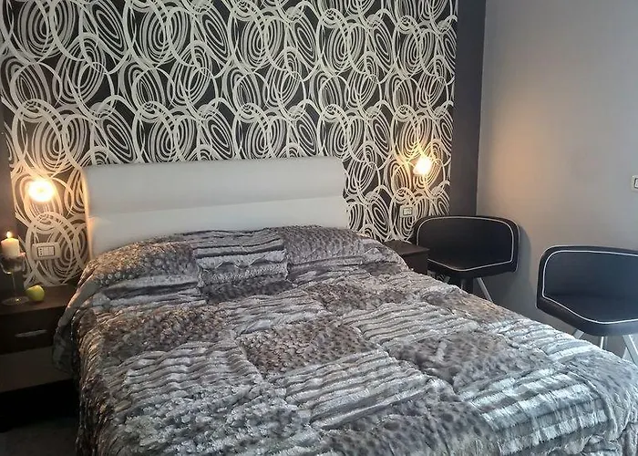 Vesuview Near The Ruins