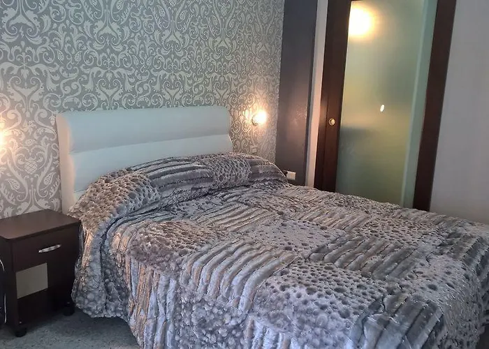 Vesuview Near The Ruins